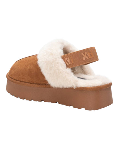 ZUECOS DE MUJER XTI 143488 EN CAMEL